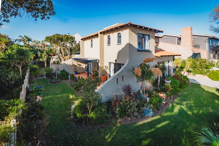 3 Bedroom Property for Sale in Herolds Bay Western Cape